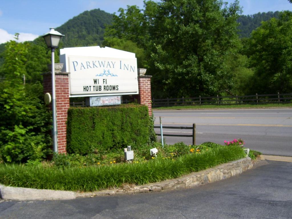 Parkway Inn Waynesville Buitenkant foto
