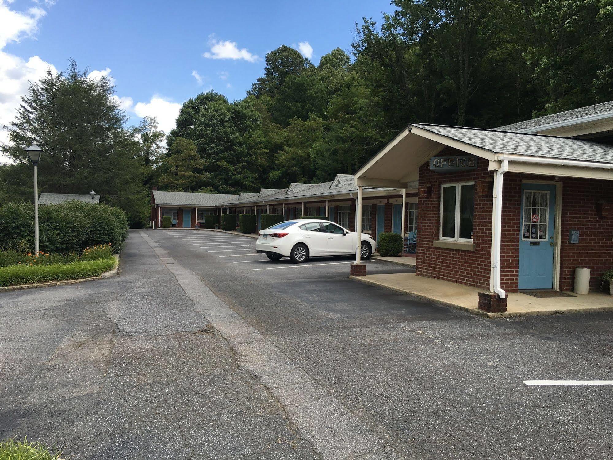 Parkway Inn Waynesville Buitenkant foto